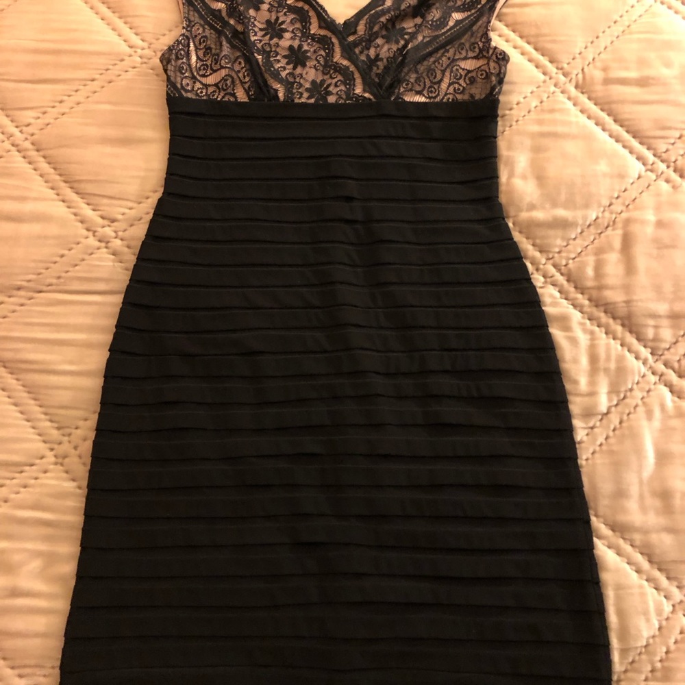 LBD Adrianna Papelli lace bodice tired cocktail dress Sz 12 Sofia Loren - Picture 4 of 10